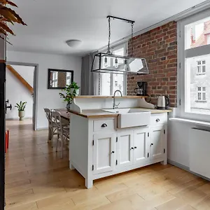 Apartment Klimatyczne Mieszkanie W Centrum, Poznan